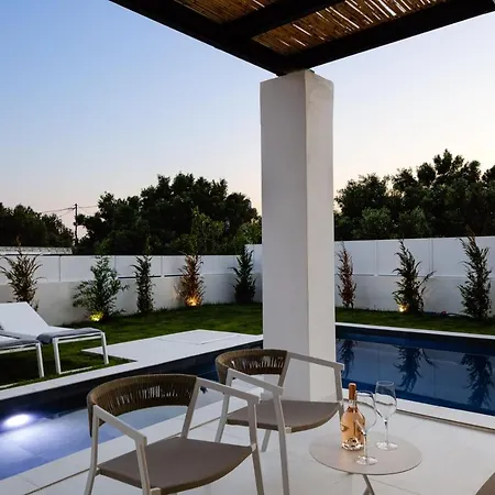 Family Casa Filo Rosso With Private Pool , 200m To The * Rethymno (Crete)