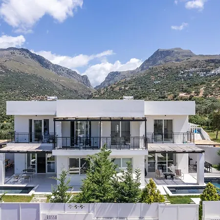 Villa Family Casa Filo Rosso With Private Pool , 200m To The